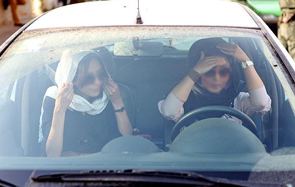 badposheshi19 افزایش بدحجالی با افزایش گرما در تهران
