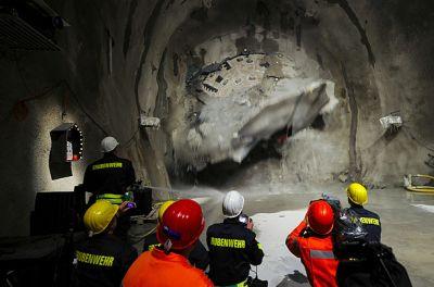 حفر طولانی ترین تونل دنیا 1