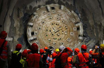 حفر طولانی ترین تونل دنیا 1